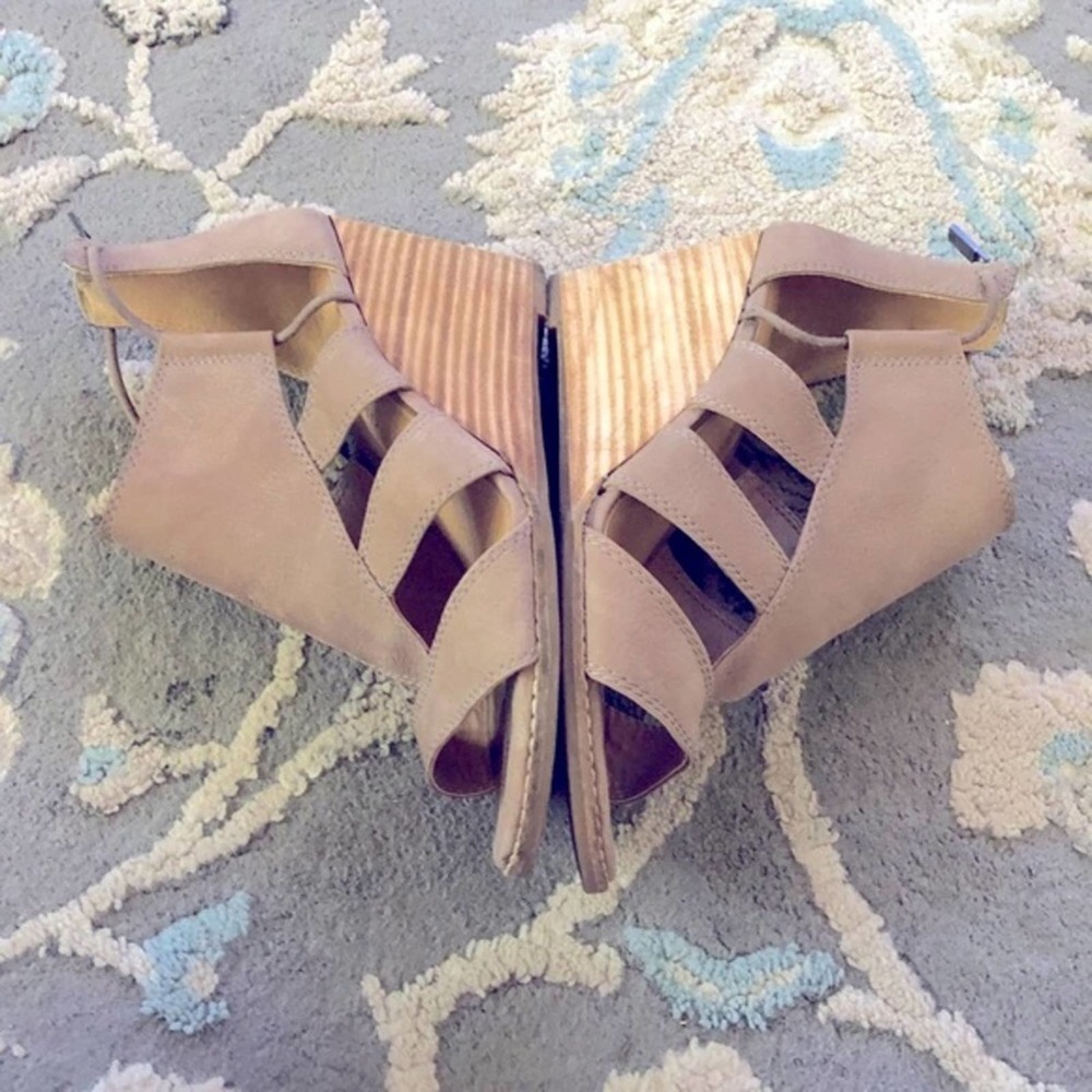 Lucky brand caged tan suede wedges US 7.5 - Picture 4 of 9